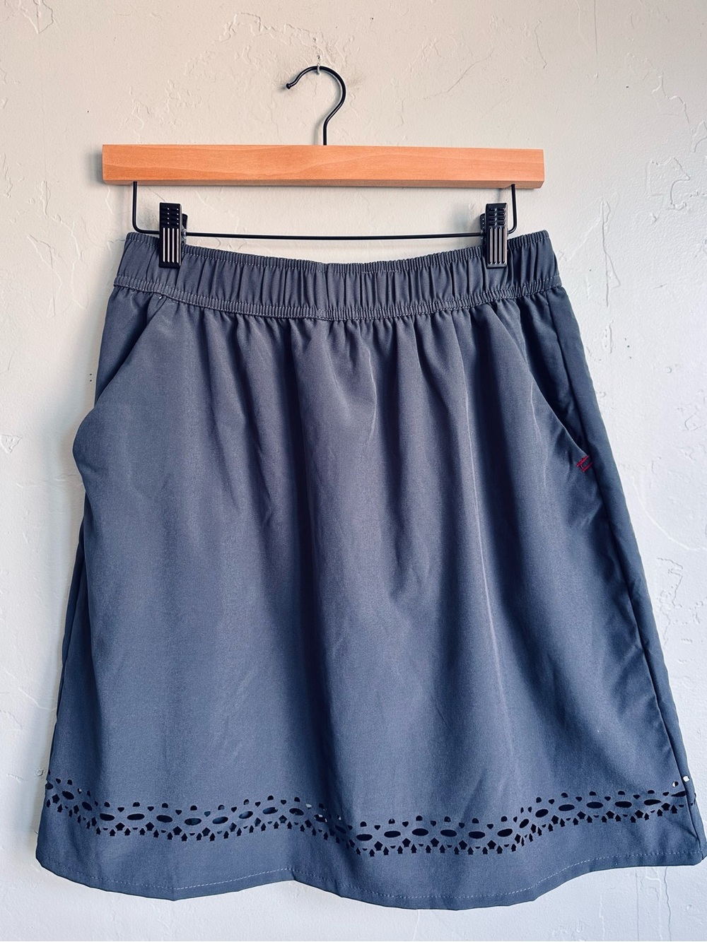 Stillwater Supplyโ Co. Women's Gray Blue Eyelet Cutout Skort Skirt Medium EUC